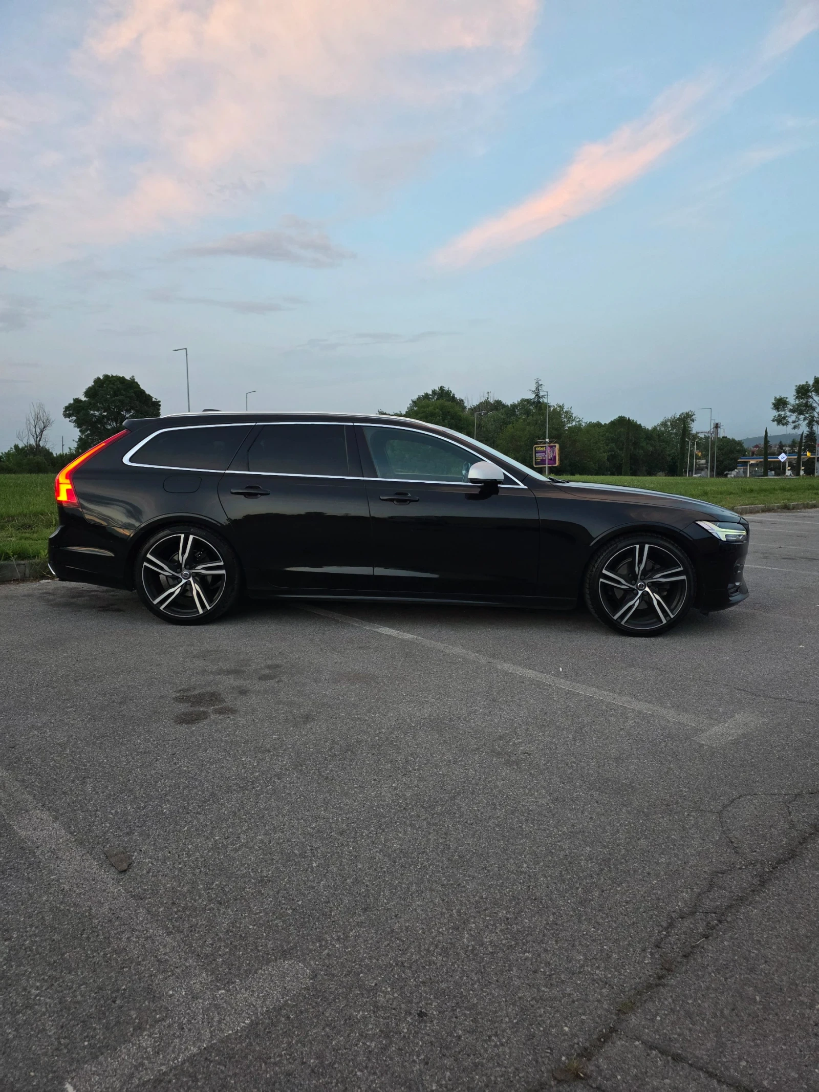 Volvo V90 R-Design, снимка 5 - Автомобили и джипове - 54804709
