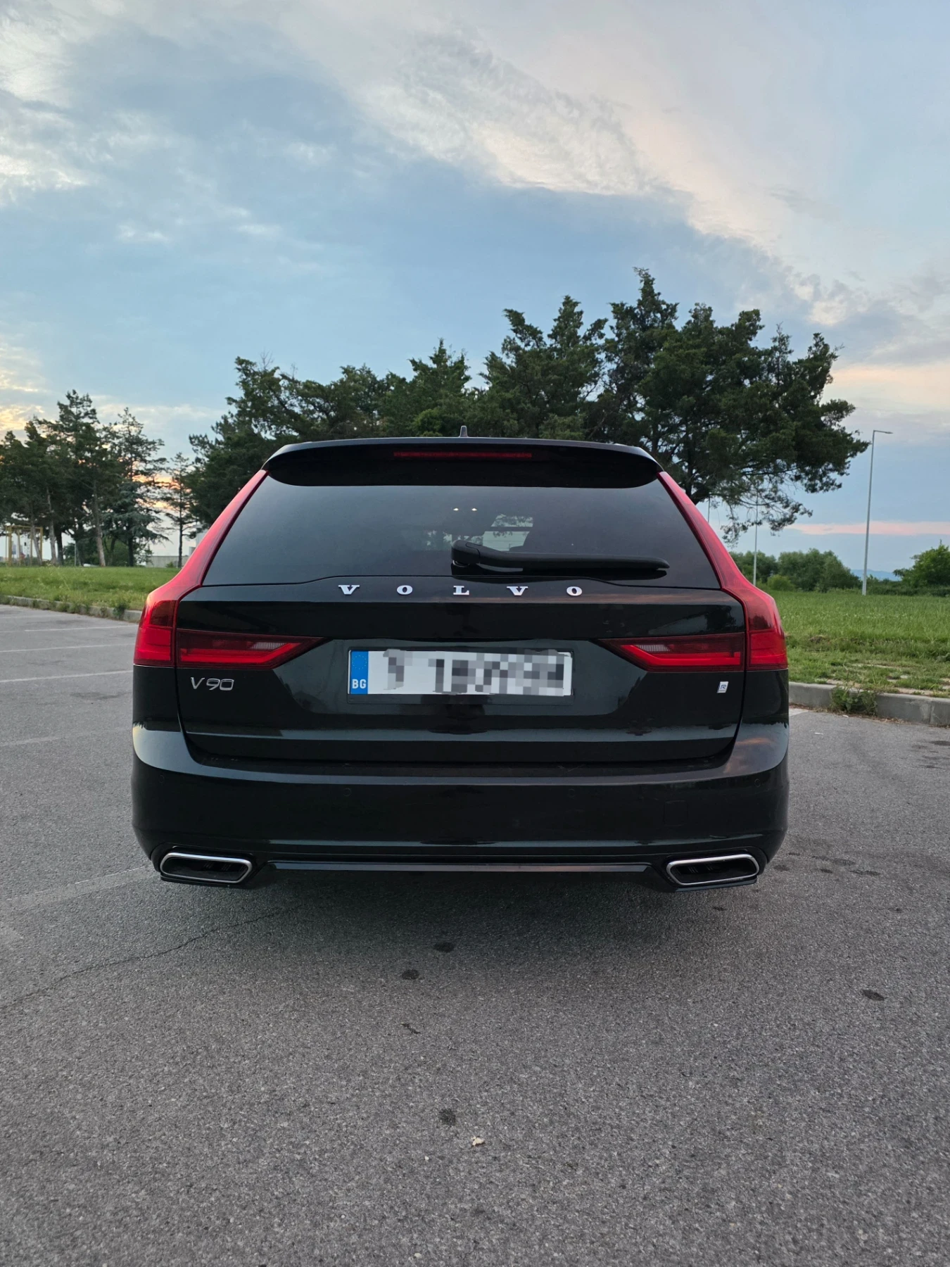 Volvo V90 R-Design, снимка 8 - Автомобили и джипове - 54804709