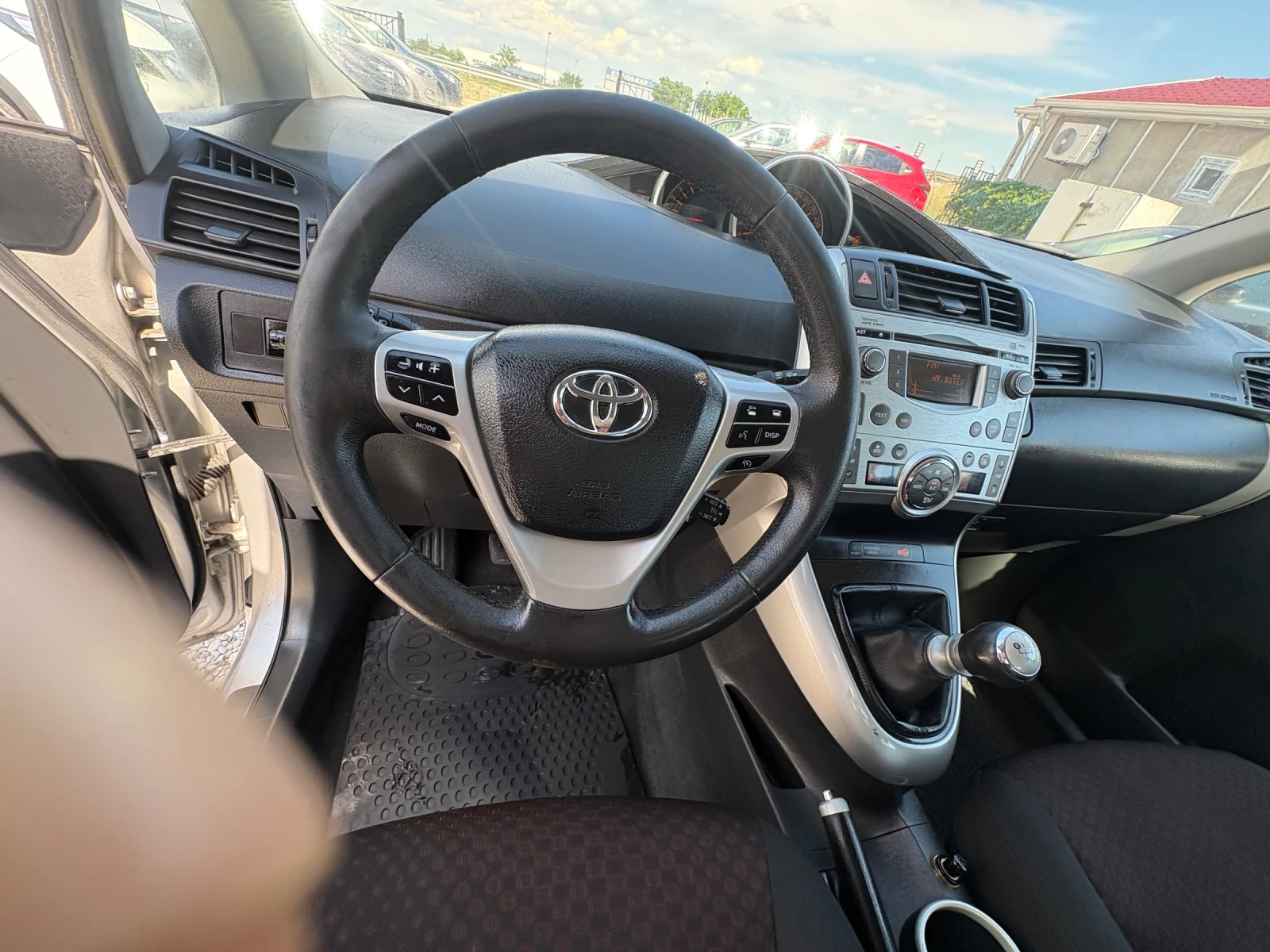 Toyota Verso, снимка 12 - Автомобили и джипове - 54853599