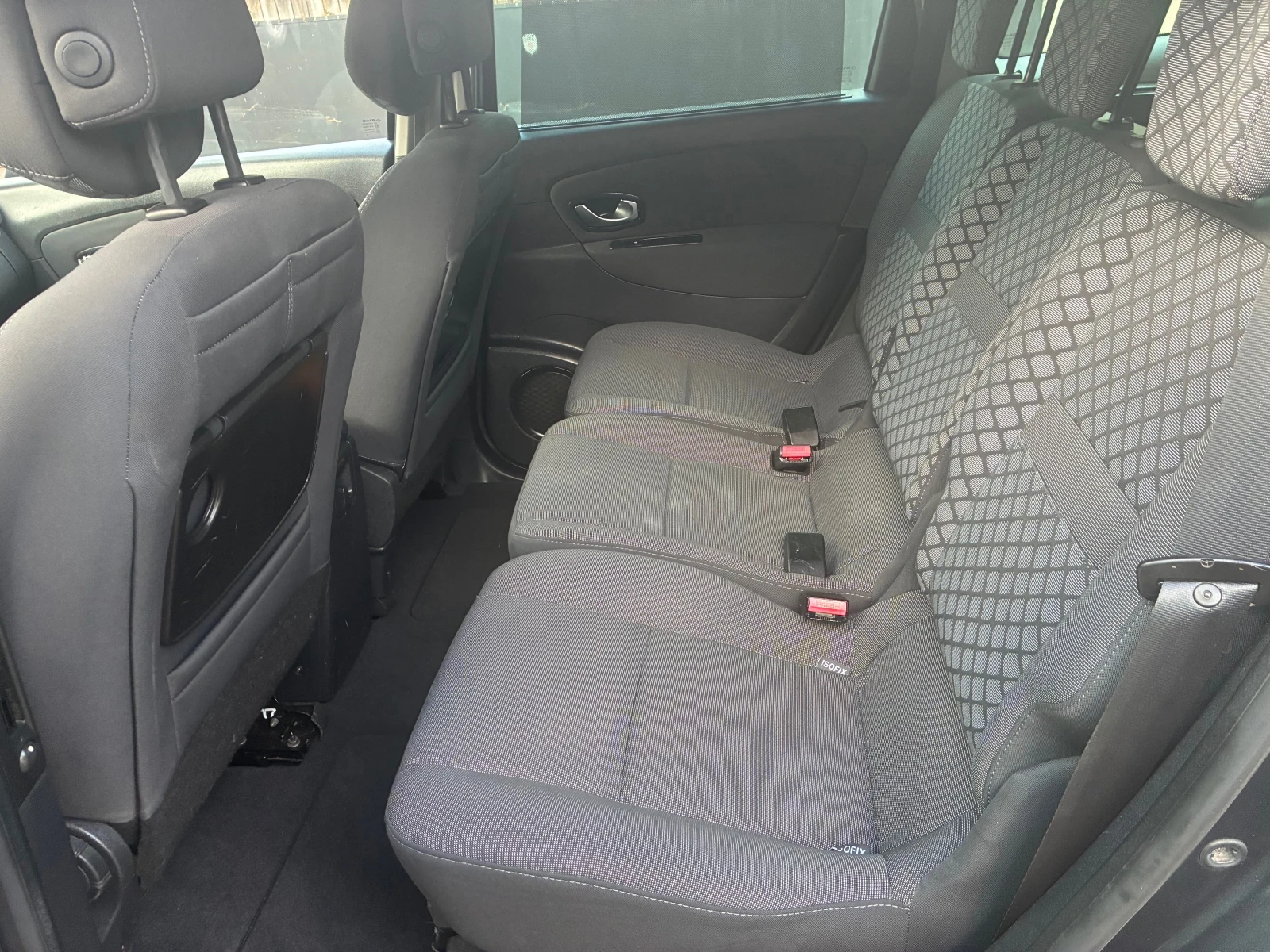 Renault Scenic 1.6i /7места, снимка 12 - Автомобили и джипове - 54912911