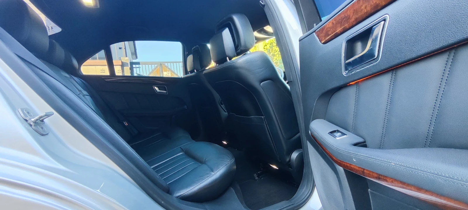 Mercedes-Benz E 300 CDI BlueEFFICIENCY, снимка 6 - Автомобили и джипове - 55400992