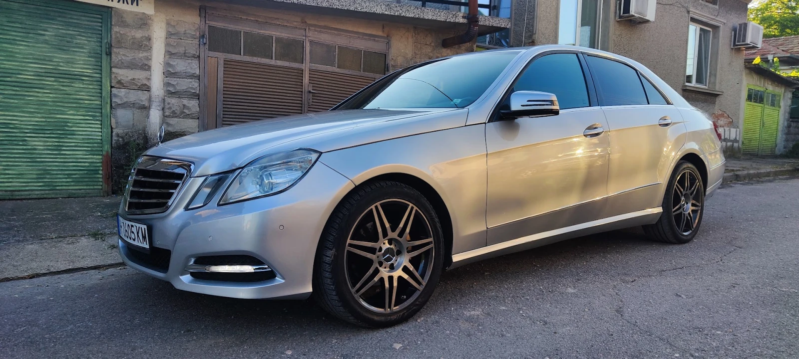 Mercedes-Benz E 300 CDI BlueEFFICIENCY, снимка 2 - Автомобили и джипове - 55400992