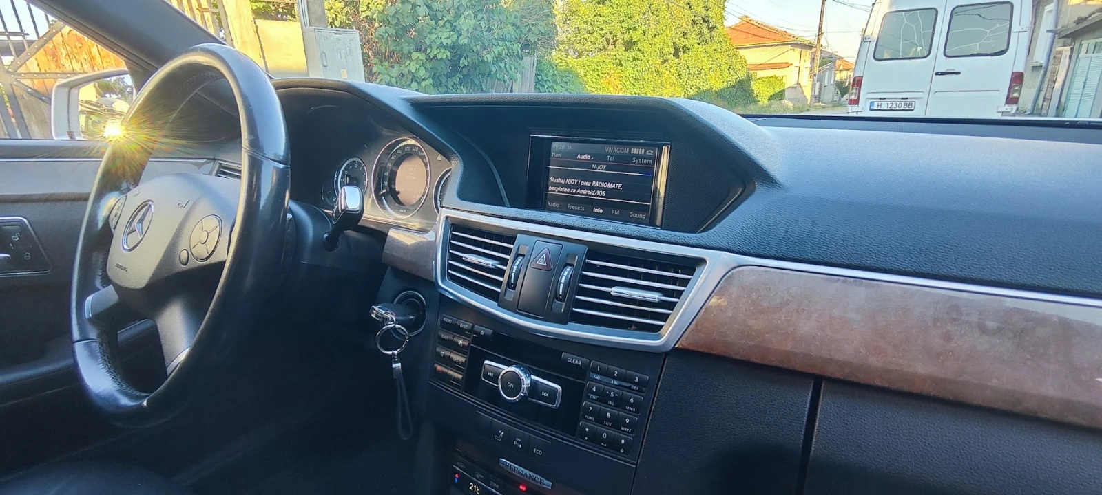Mercedes-Benz E 300 CDI BlueEFFICIENCY, снимка 7 - Автомобили и джипове - 55400992
