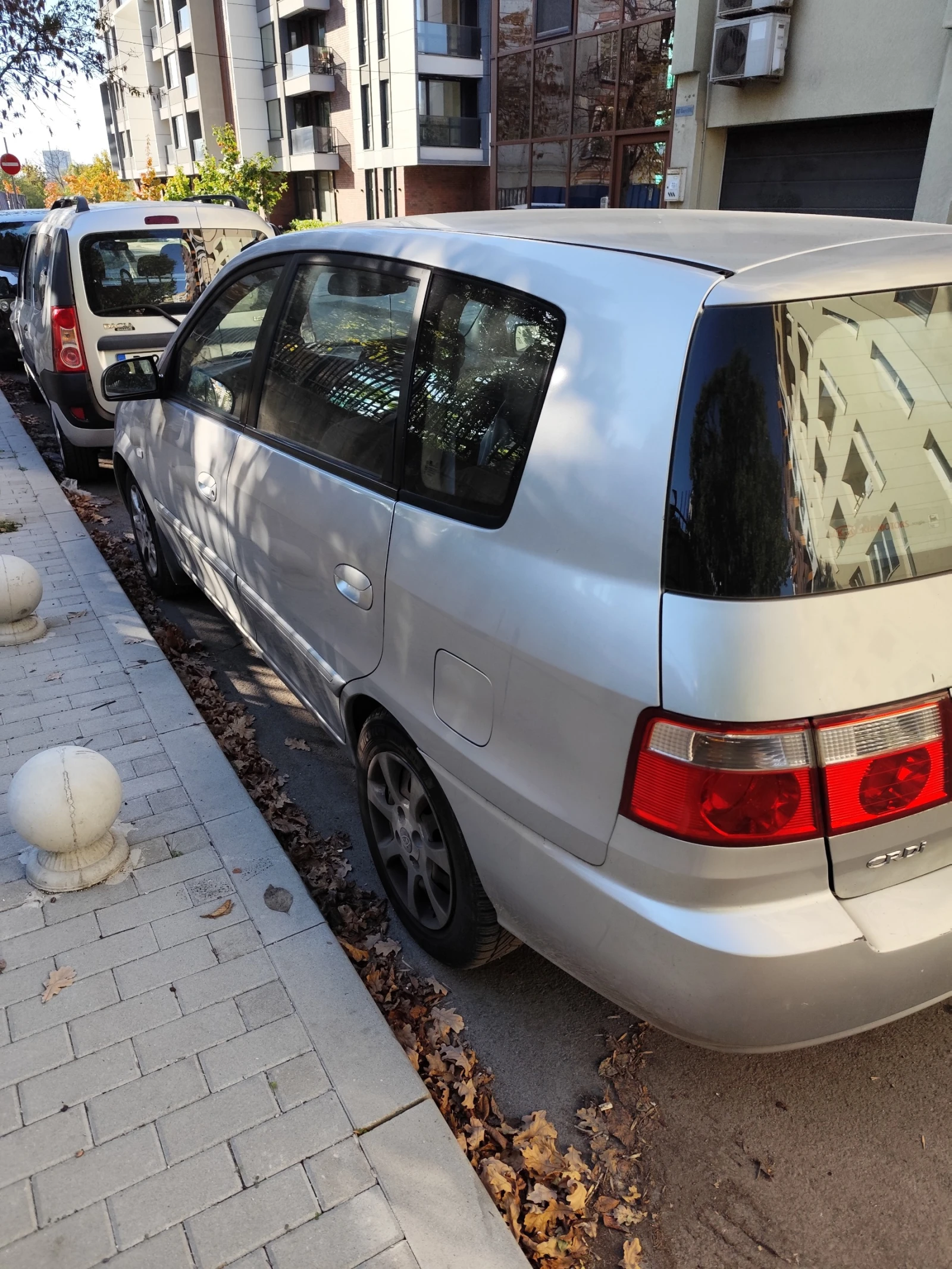 Kia Carens II, снимка 2 - Автомобили и джипове - 55475285