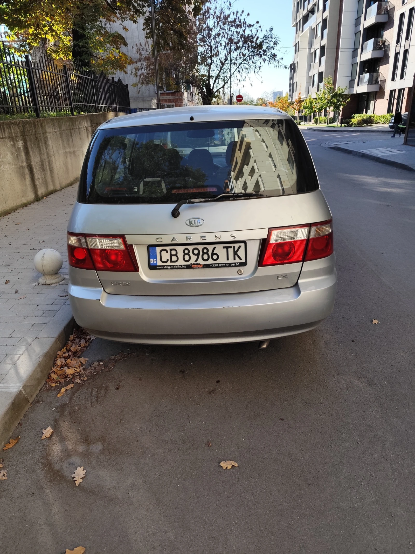 Kia Carens II, снимка 4 - Автомобили и джипове - 55475285