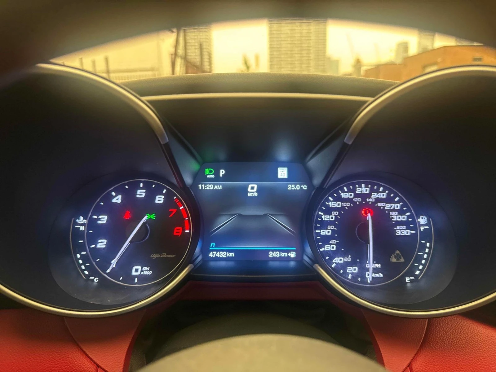 Alfa Romeo Giulia Quadrifoglio* КОЖА* ПОДГРЕВ* КАРБОН* , снимка 8 - Автомобили и джипове - 55541069