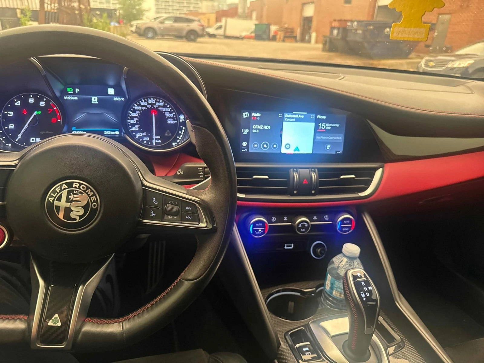 Alfa Romeo Giulia Quadrifoglio* КОЖА* ПОДГРЕВ* КАРБОН* , снимка 9 - Автомобили и джипове - 55541069