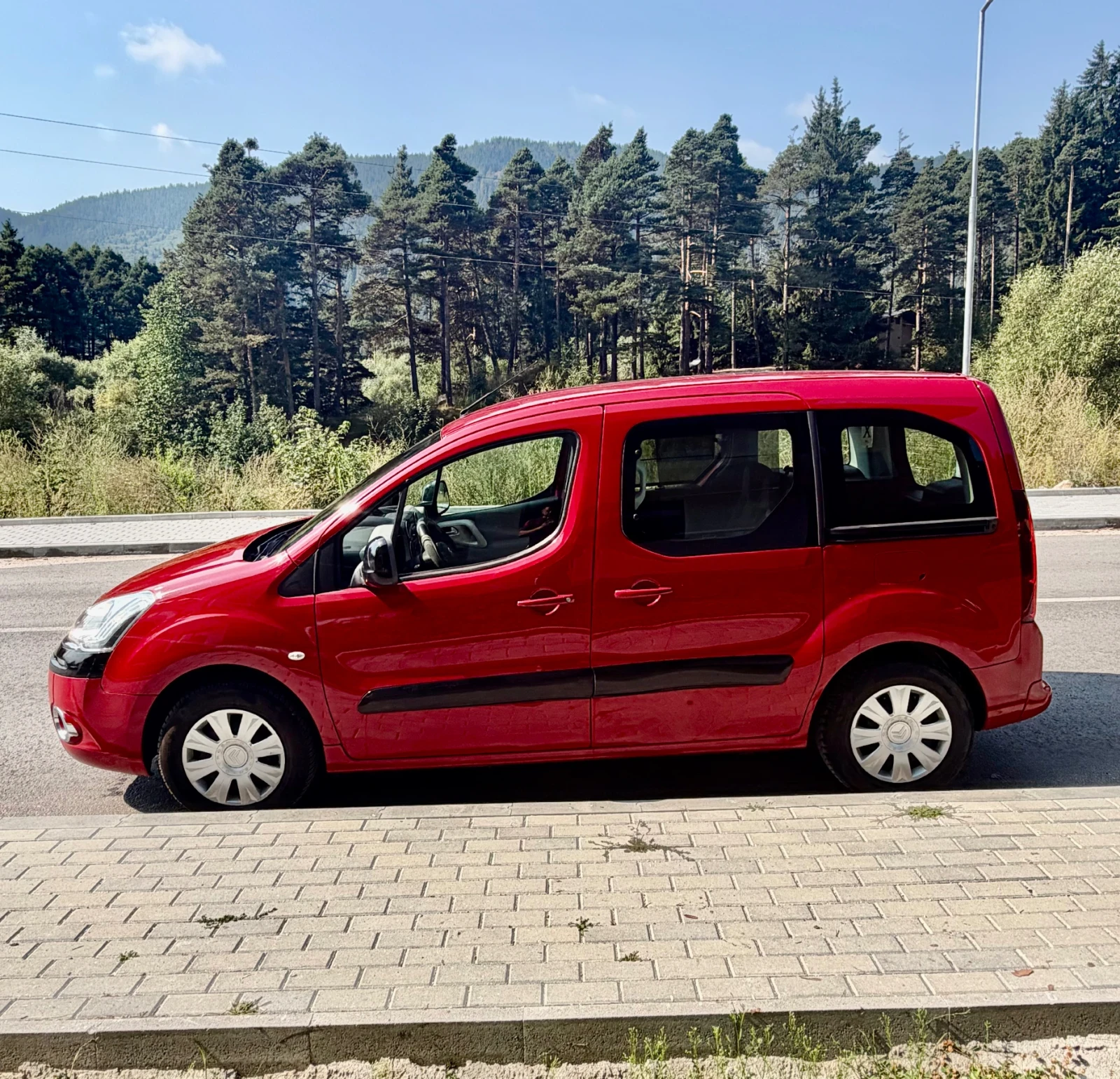 Citroen Berlingo 1.6 HDI Facelift LED, снимка 6 - Автомобили и джипове - 55784817