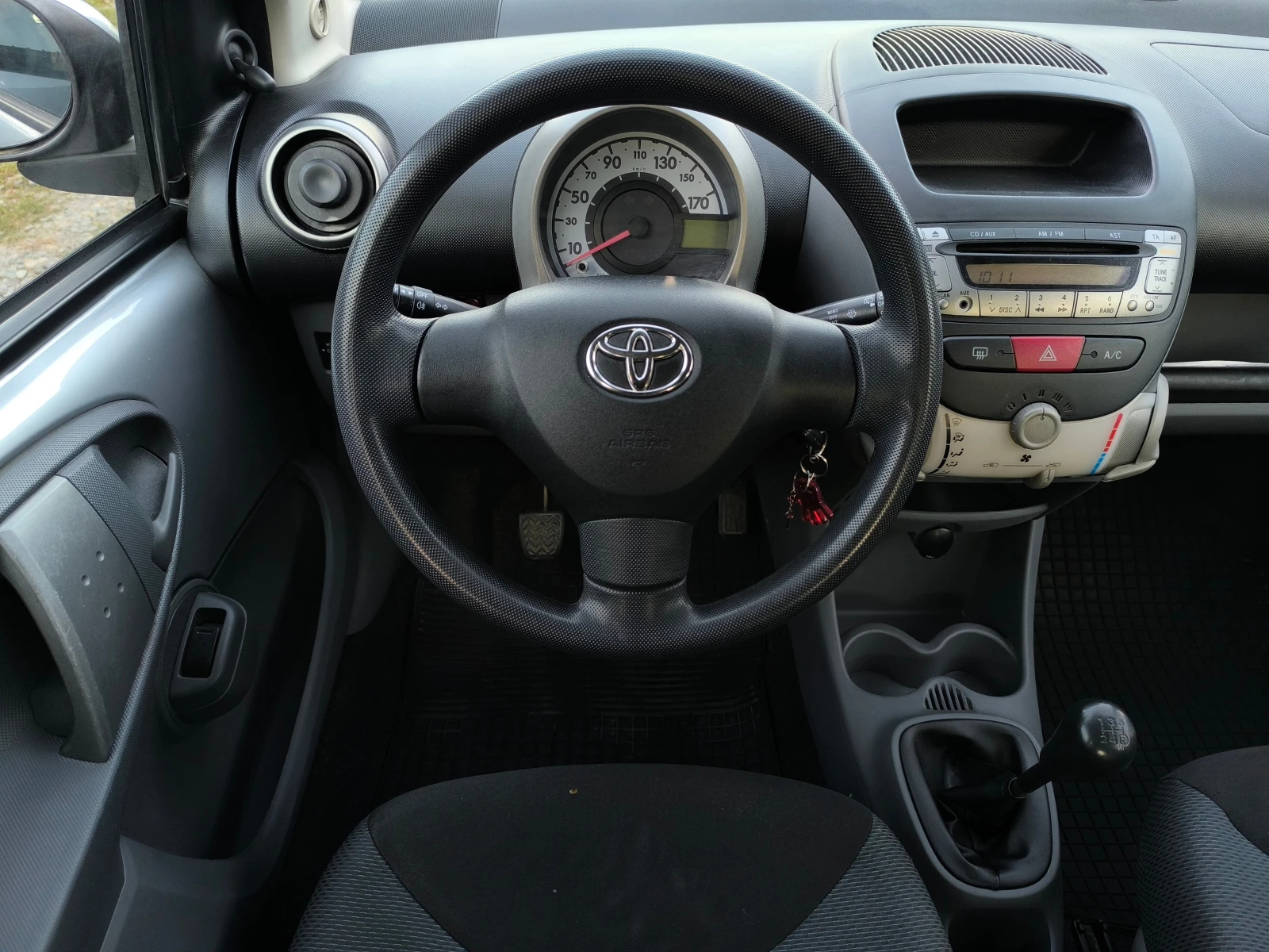 Toyota Aygo -1.0i-68��(������)-��������- | Mobile.bg � ����������� 11
