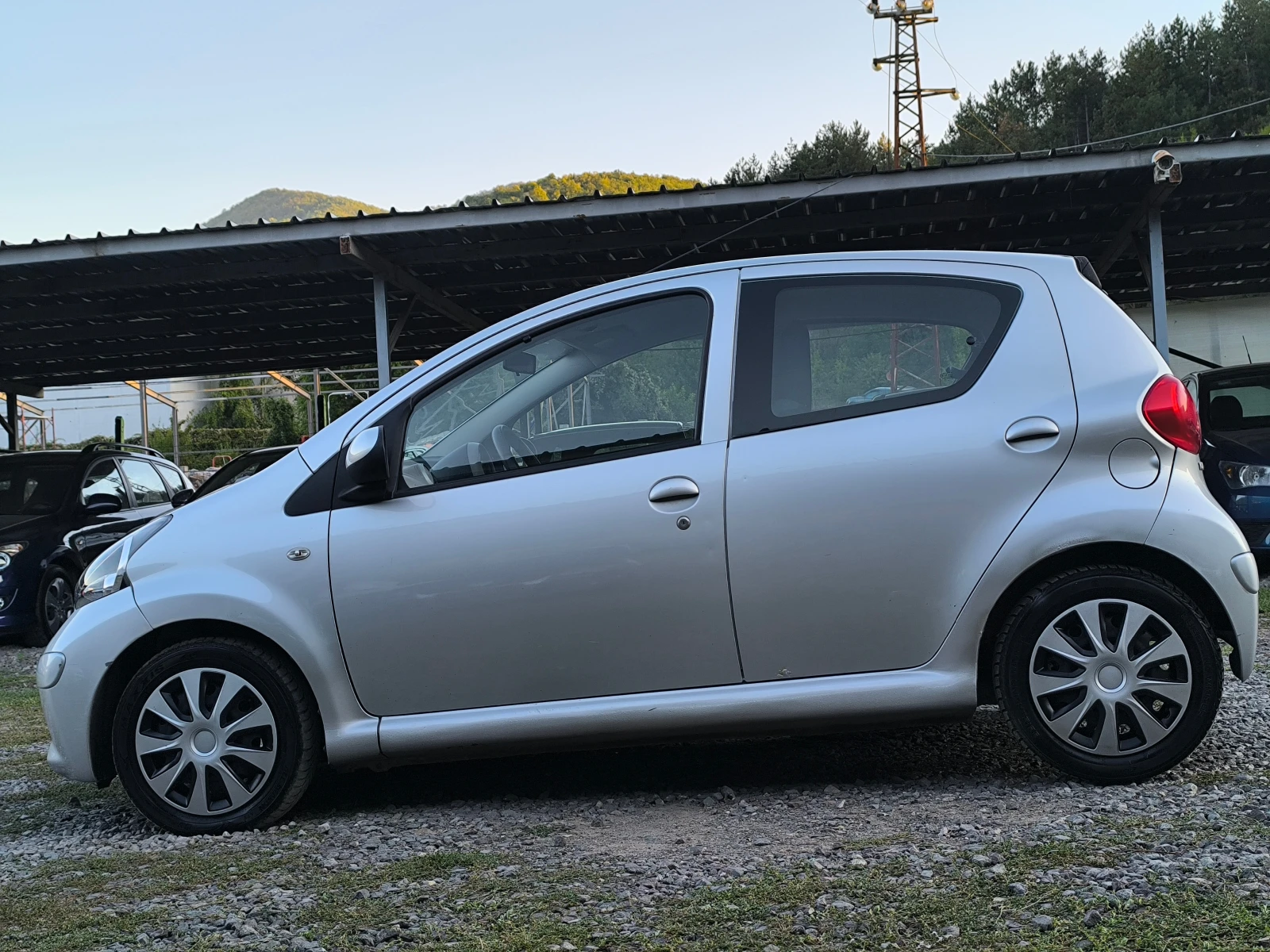 Toyota Aygo -1.0i-68��(������)-��������- | Mobile.bg � ����������� 6