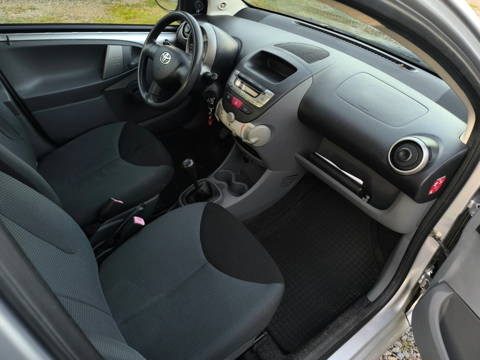 Toyota Aygo -1.0i-68��(������)-��������- | Mobile.bg � ����������� 14