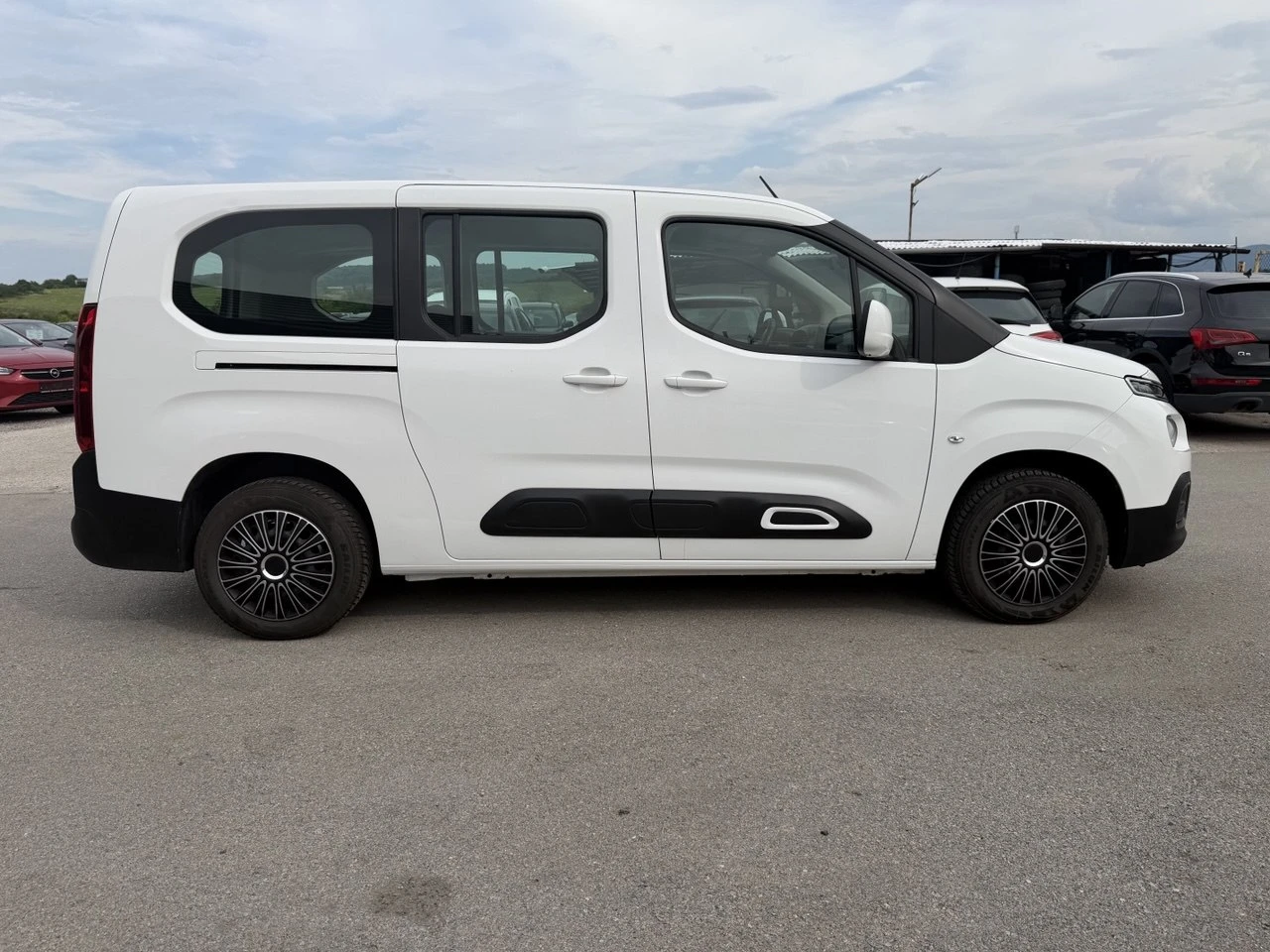 Citroen Berlingo 1.5BlueHDi LONG, снимка 7 - Автомобили и джипове - 56133773