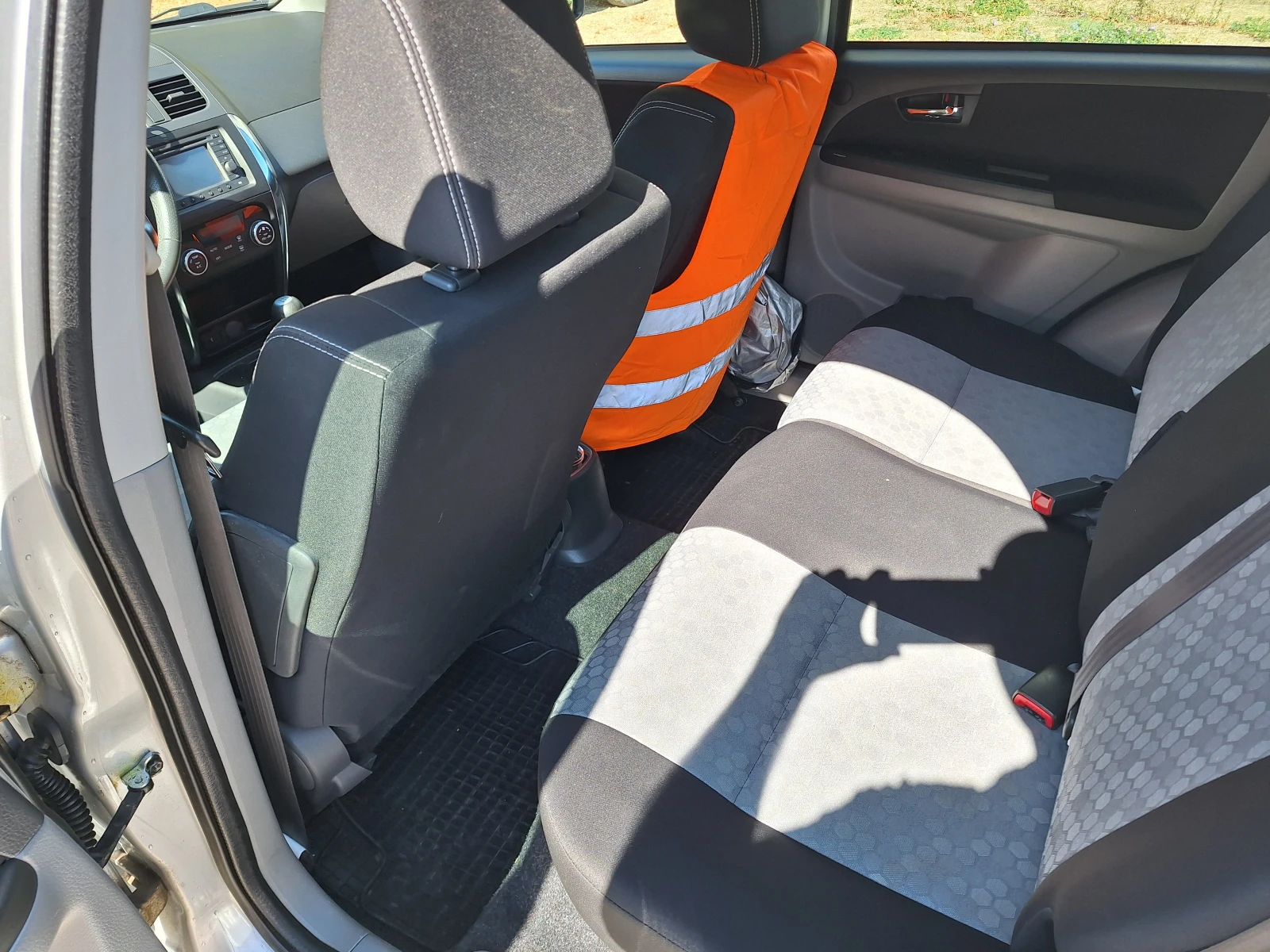 Suzuki SX4, снимка 4 - Автомобили и джипове - 56267260