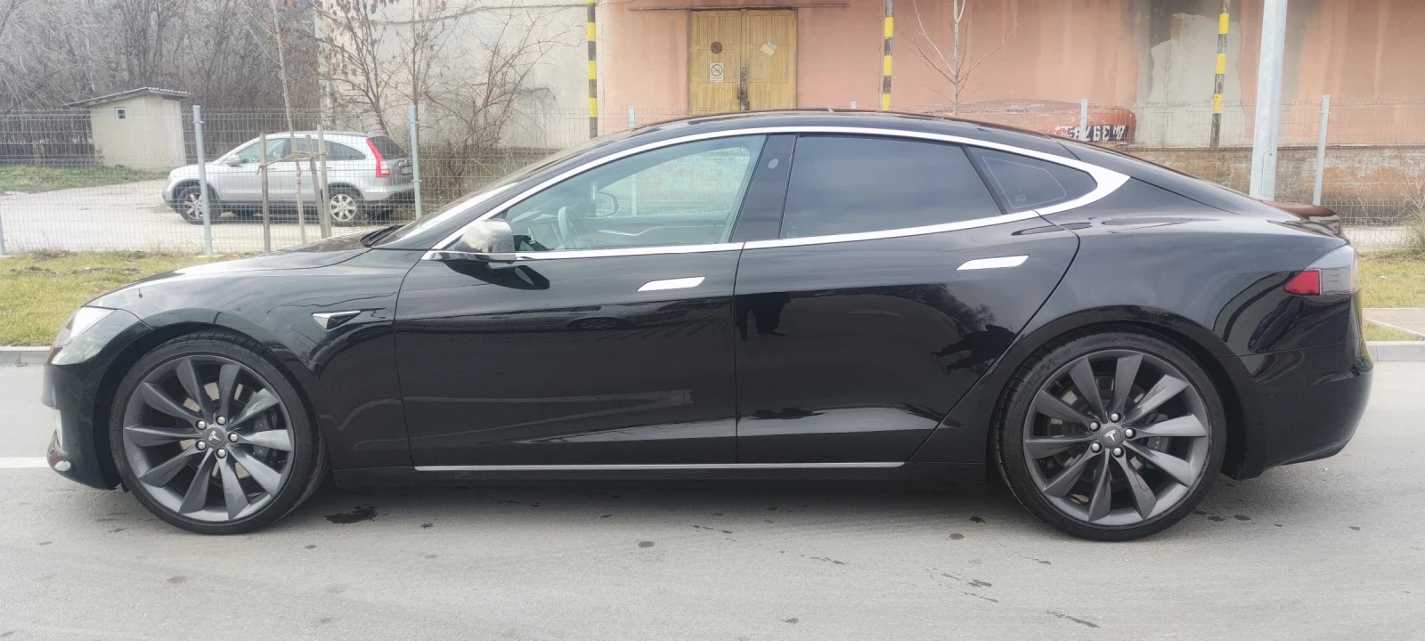 Tesla Model S 4x4, европейска