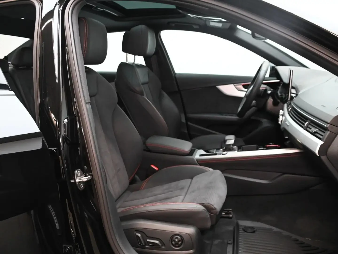 Audi A4 2025* COMPETITION PK* DIS* ALCANTARA* PANO* ������ | Mobile.bg � ����������� 15