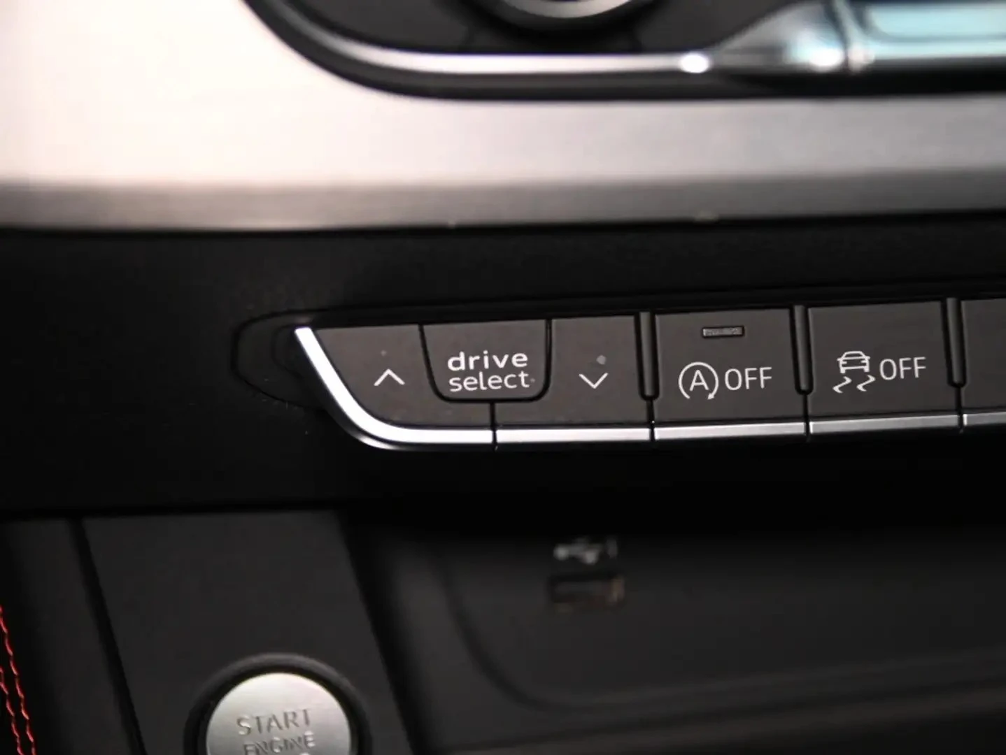 Audi A4 2025* COMPETITION PK* DIS* ALCANTARA* PANO* ������ | Mobile.bg � ����������� 10