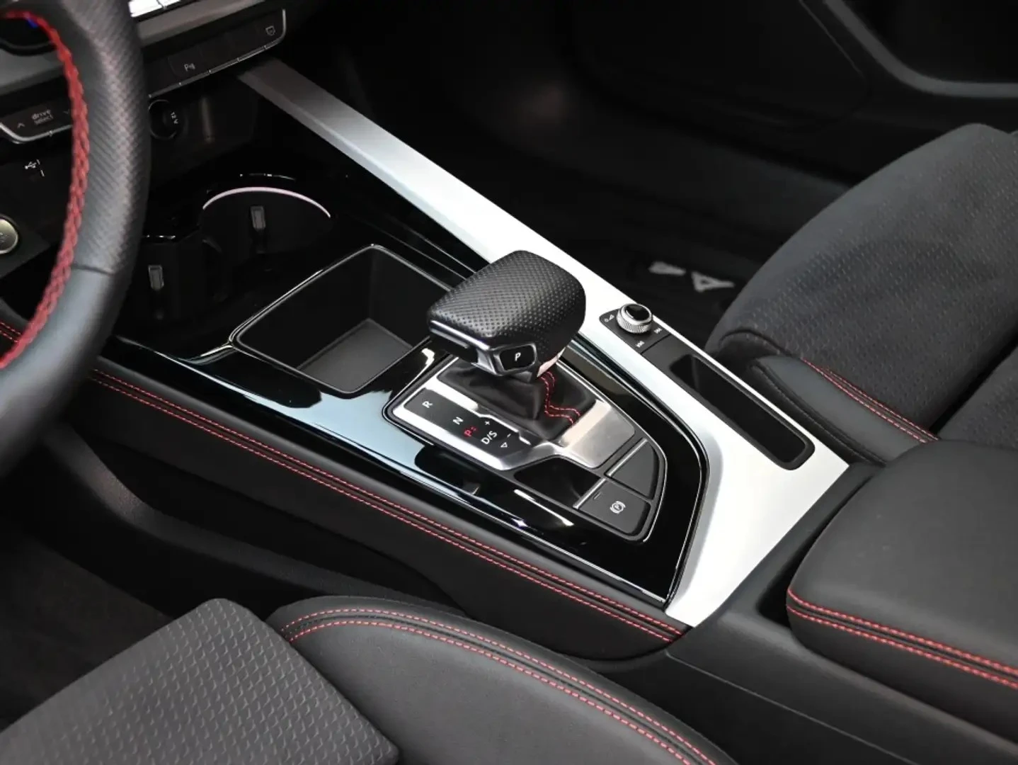 Audi A4 2025* COMPETITION PK* DIS* ALCANTARA* PANO* ������ | Mobile.bg � ����������� 11