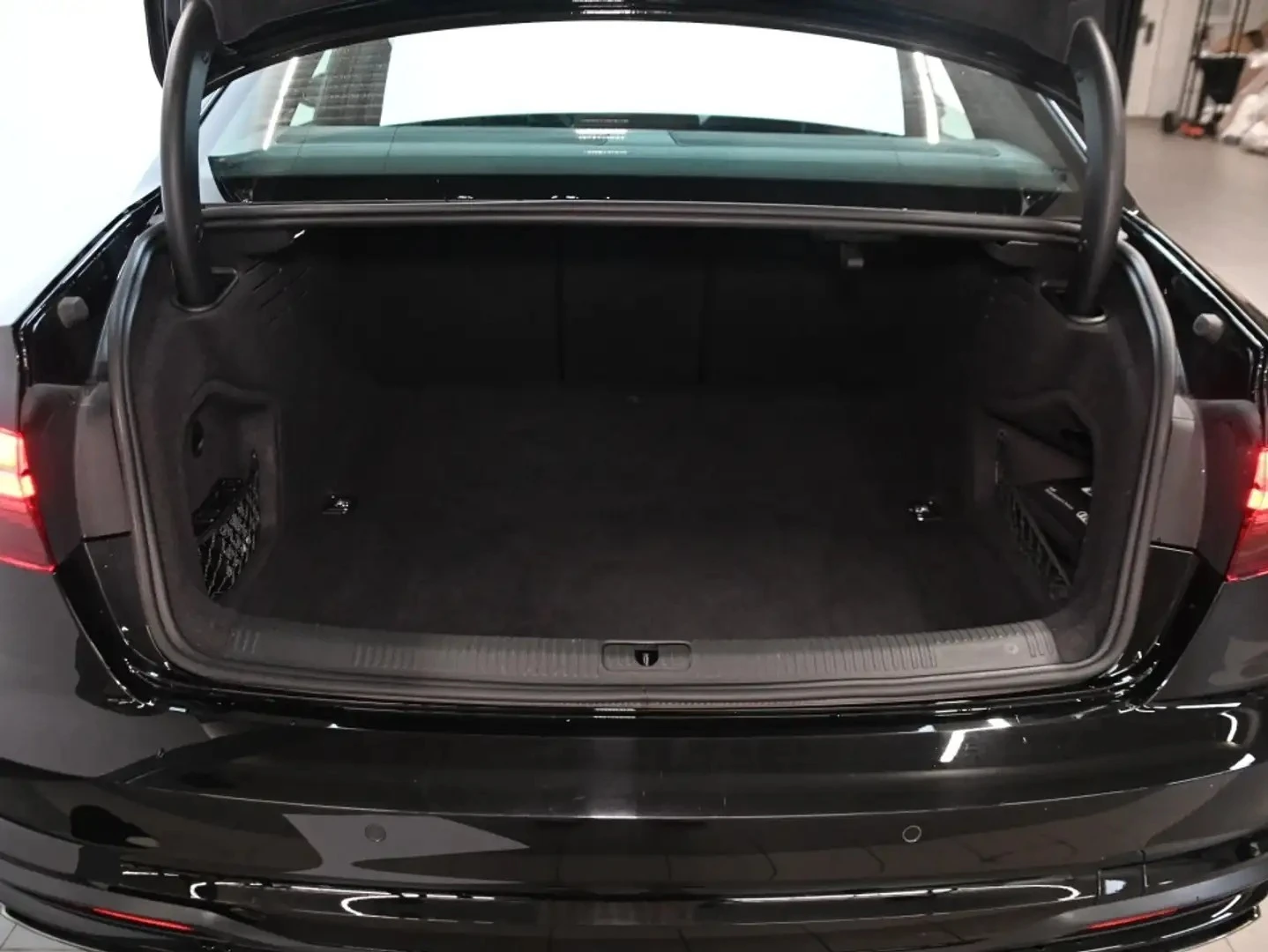 Audi A4 2025* COMPETITION PK* DIS* ALCANTARA* PANO* ������ | Mobile.bg � ����������� 17