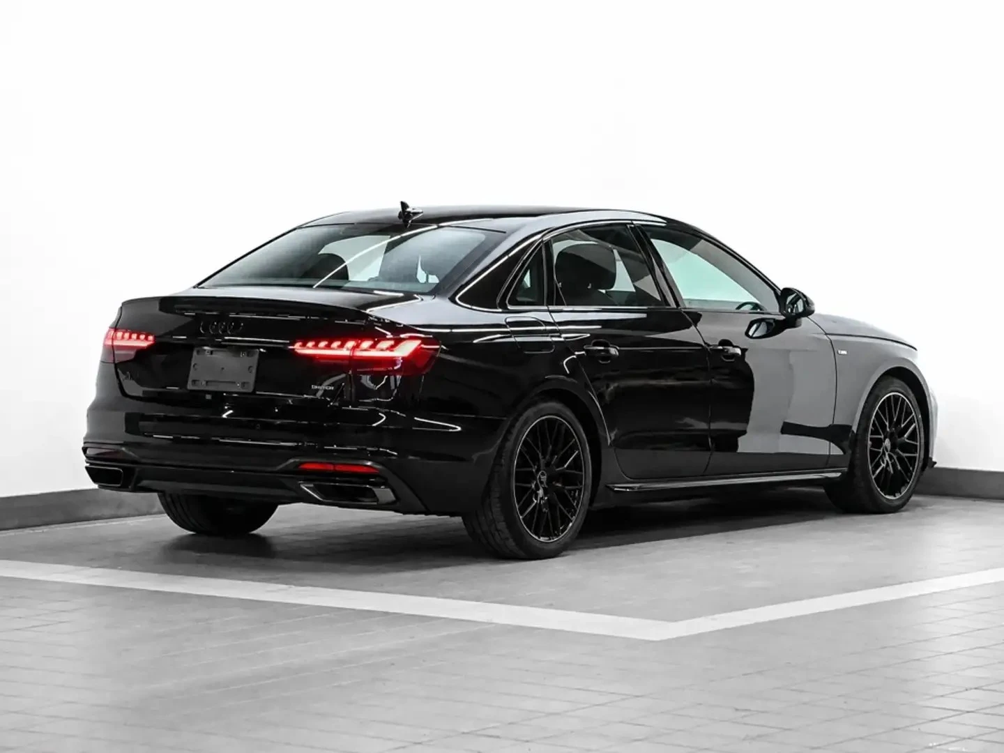 Audi A4 2025* COMPETITION PK* DIS* ALCANTARA* PANO* ������ | Mobile.bg � ����������� 3