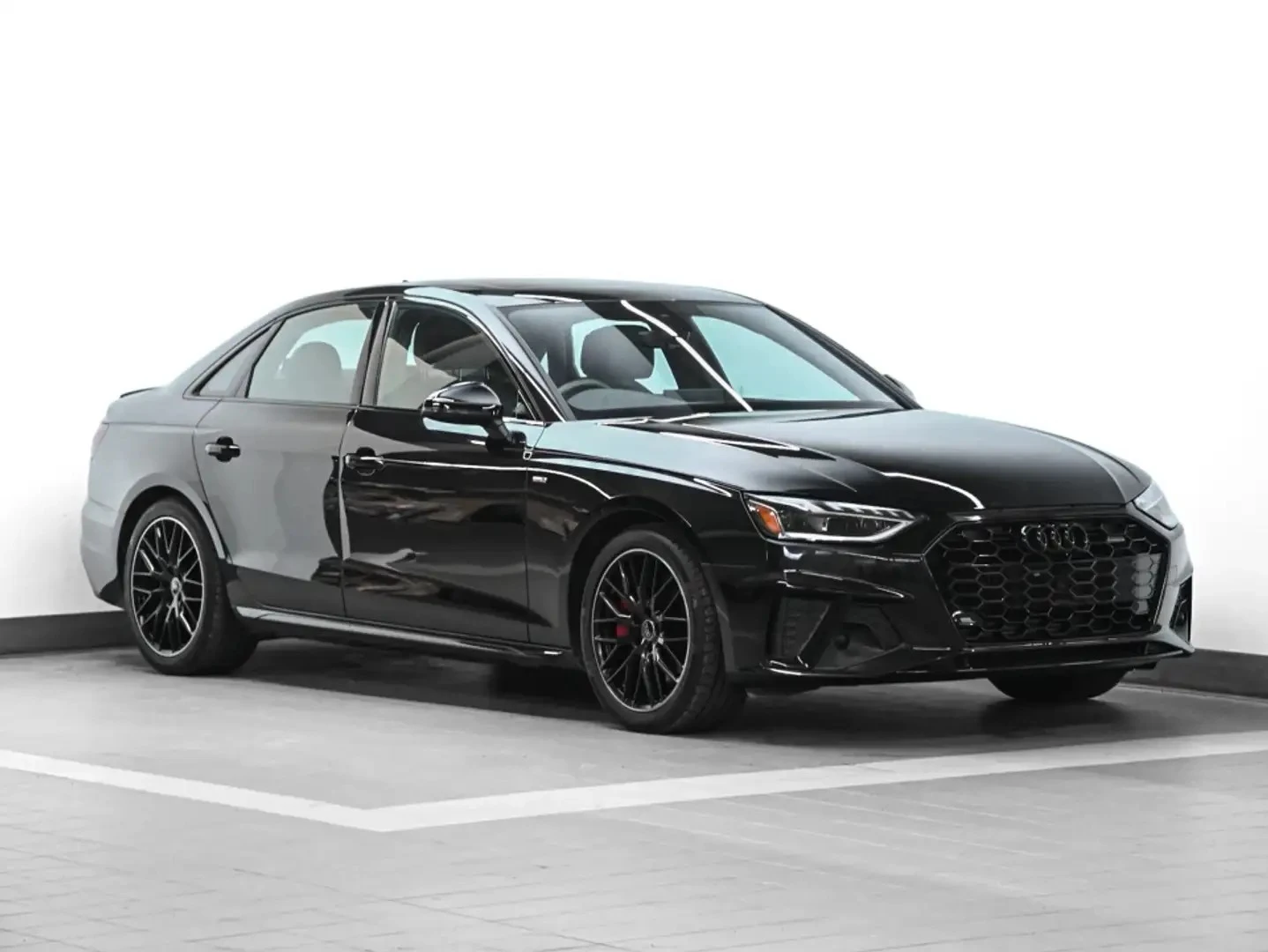 Audi A4 2025* COMPETITION PK* DIS* ALCANTARA* PANO* ������ | Mobile.bg � ����������� 2