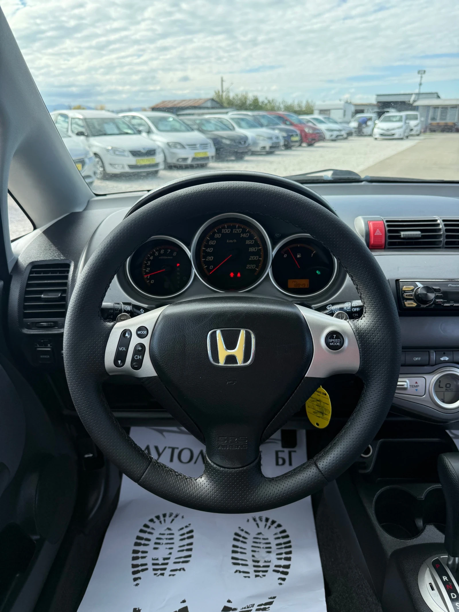 Honda Jazz 1.4i-DSi CVT, снимка 9 - Автомобили и джипове - 56679655