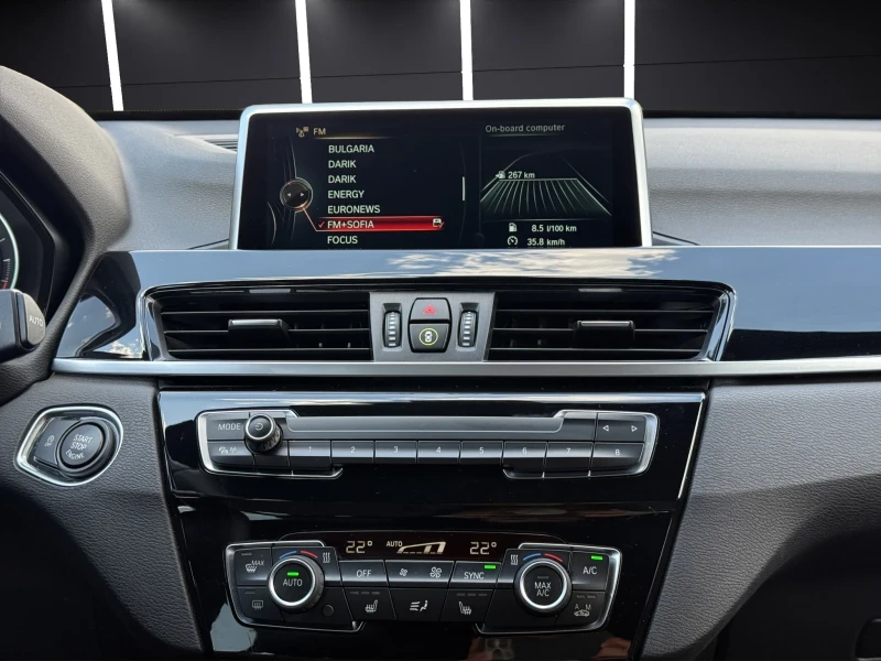 BMW X1 * xDrive25d* Sport Line* LED* PANO* H&K* HUD* , снимка 13 - Автомобили и джипове - 50977869