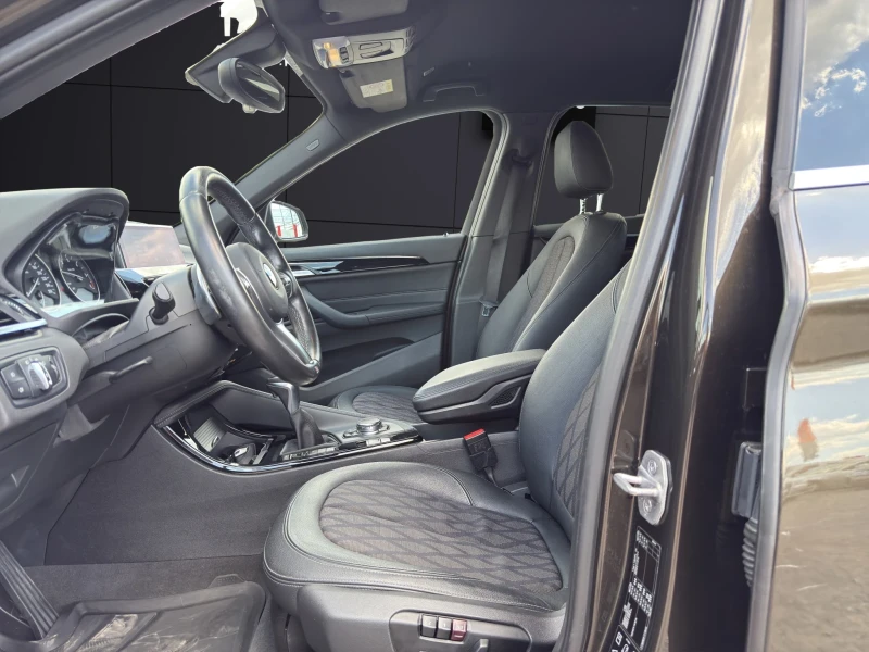 BMW X1 * xDrive25d* Sport Line* LED* PANO* H&K* HUD* , снимка 8 - Автомобили и джипове - 50977869