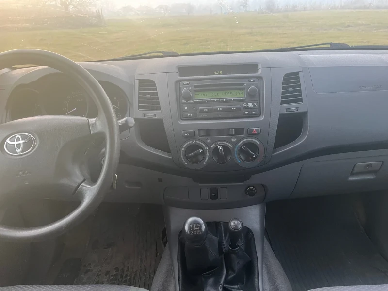 Toyota Hilux, снимка 8 - Автомобили и джипове - 52976938