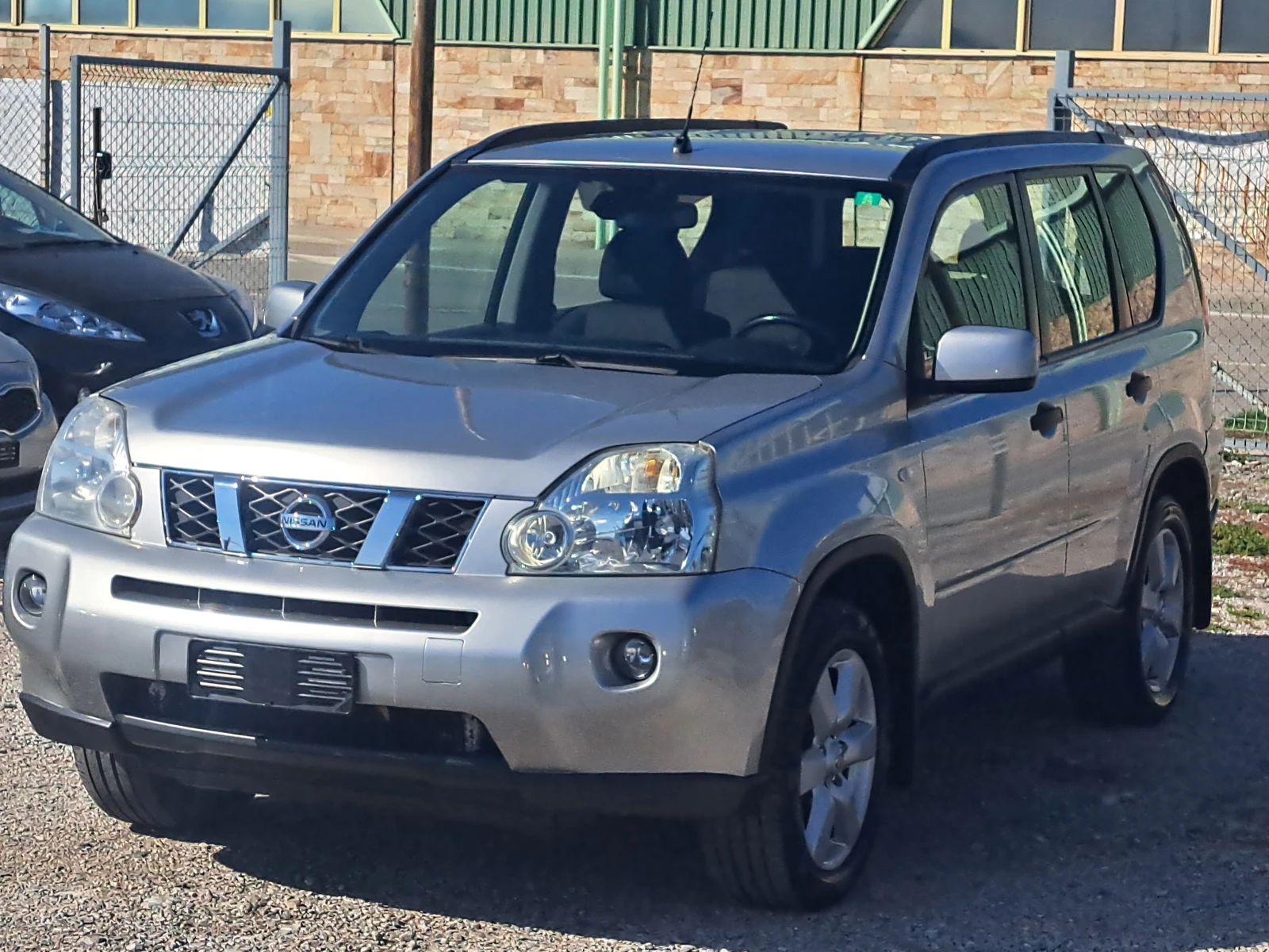 Nissan X-trail 2.0d 150к.с. Автомат 4х4  - изображение 2