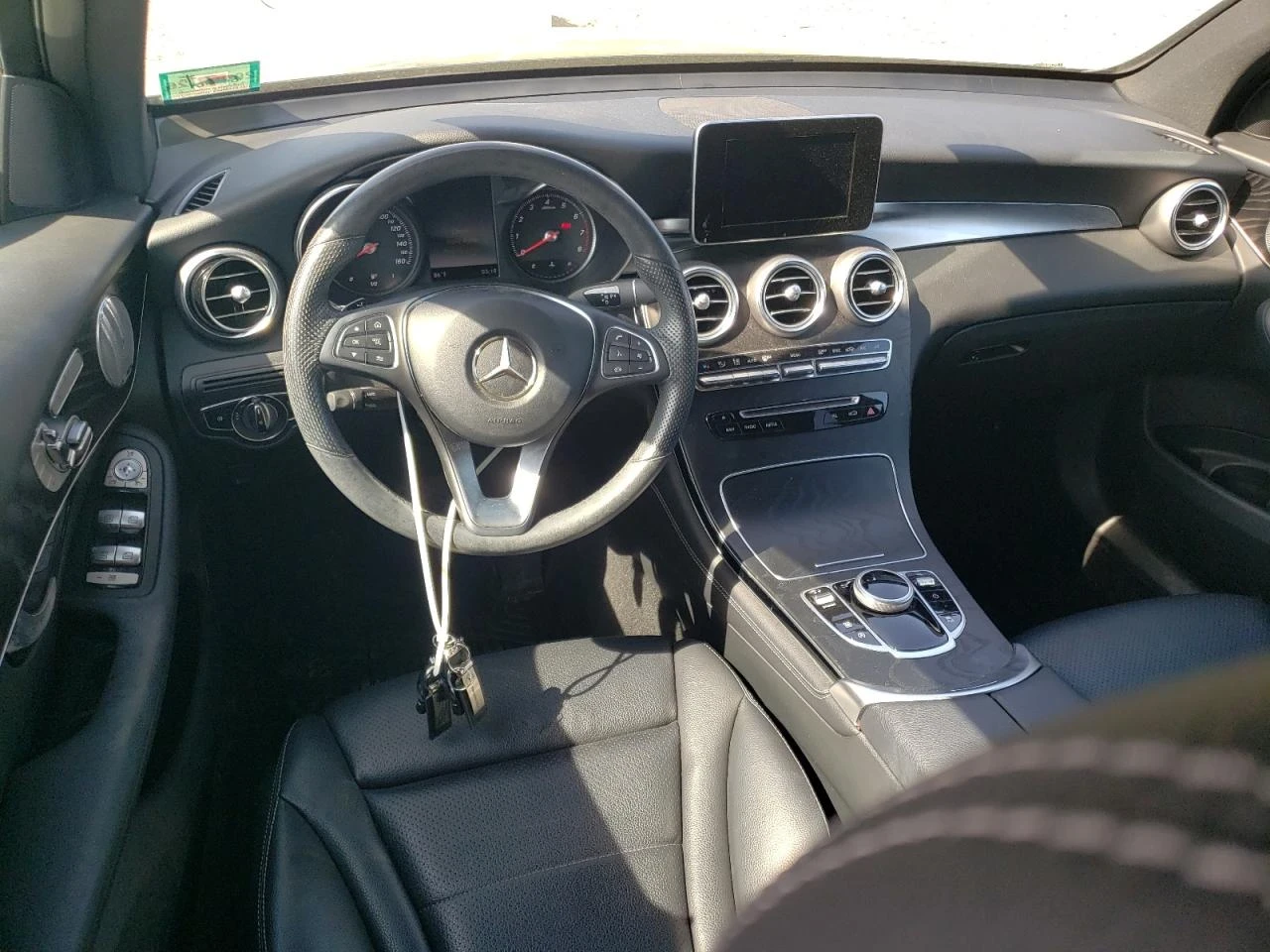 Mercedes-Benz GLC 300  - изображение 8