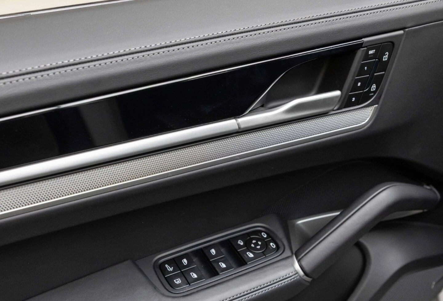 Porsche Cayenne hybrid 3.0 литра турбо V6 - изображение 7