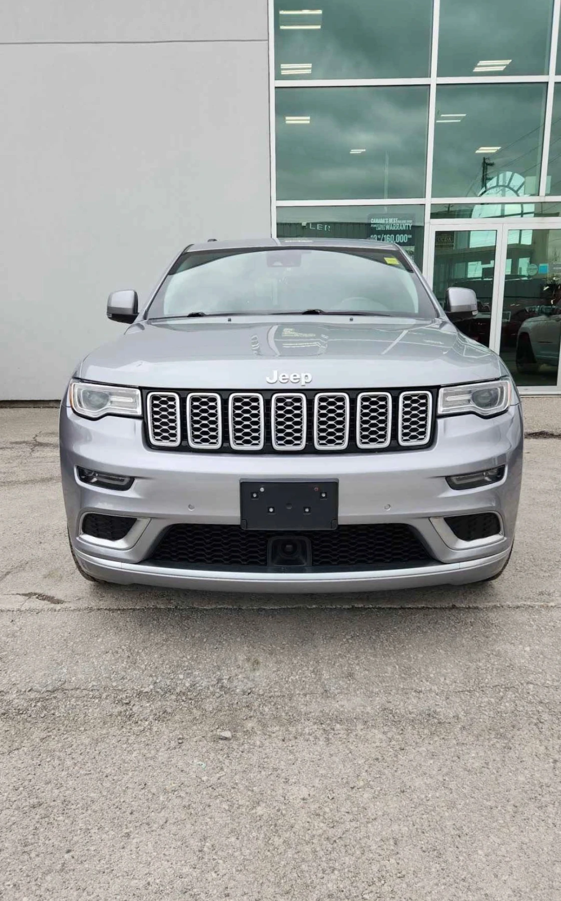 Jeep Grand cherokee SUMMIT * 5.7 HEMI * ВЪЗДУШНО ОКАЧВАНЕ * ОБДУХВАНЕ , снимка 2 - Автомобили и джипове - 54641569