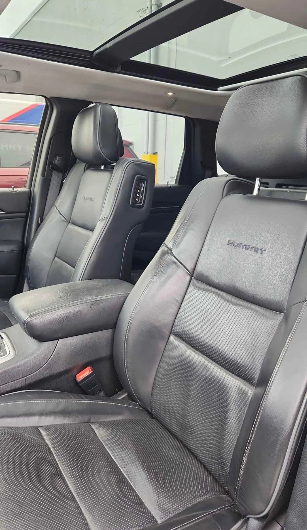 Jeep Grand cherokee SUMMIT * 5.7 HEMI * ВЪЗДУШНО ОКАЧВАНЕ * ОБДУХВАНЕ , снимка 10 - Автомобили и джипове - 54641569
