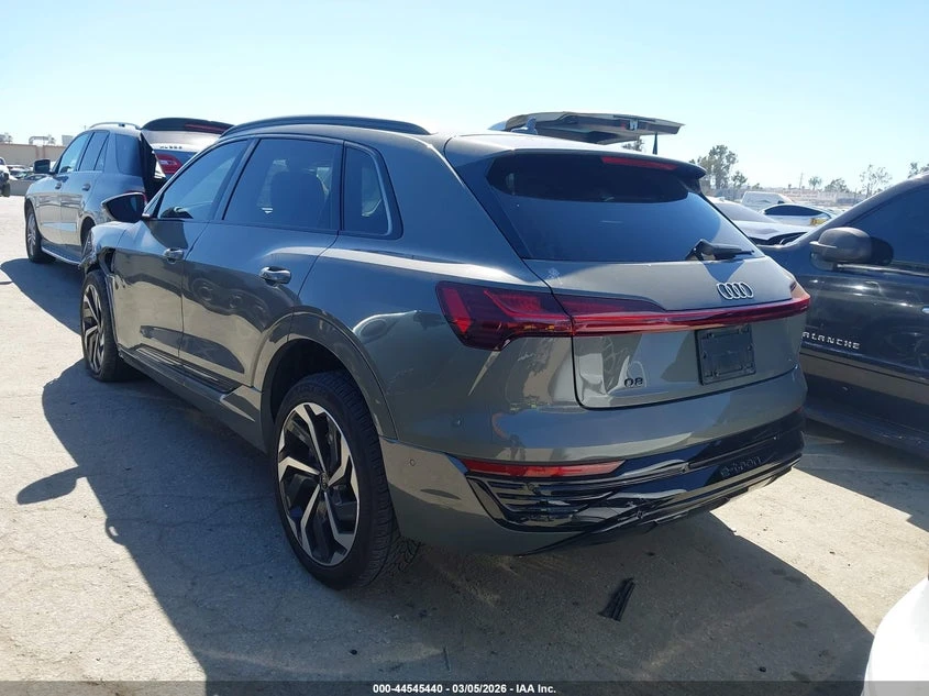 Audi Q8 E-Tron Premium Plus Quattro, снимка 3 - Автомобили и джипове - 54874933