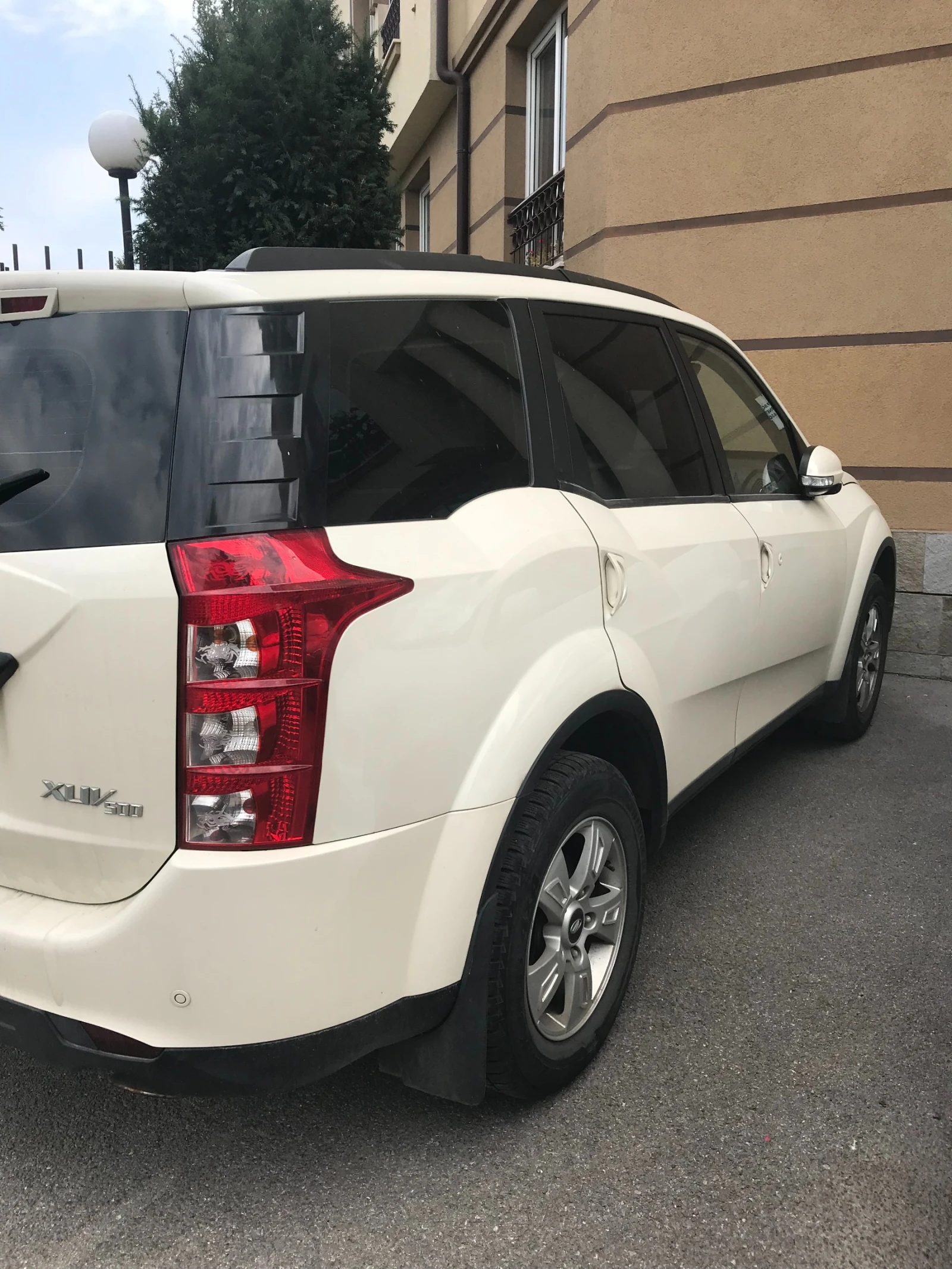 Mahindra XUV 500, снимка 10 - Автомобили и джипове - 55060716