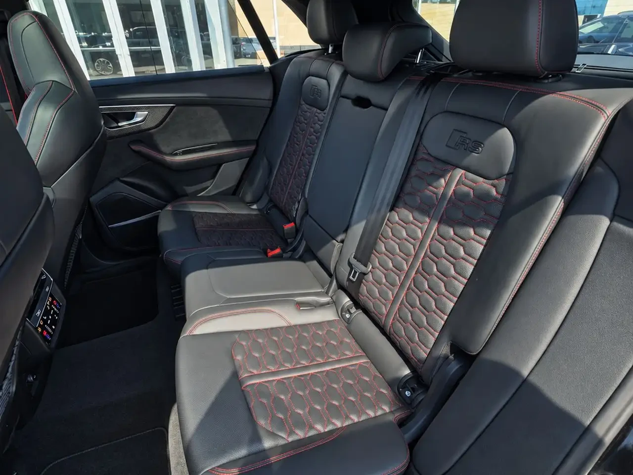 Audi RSQ8, снимка 12 - Автомобили и джипове - 56180593