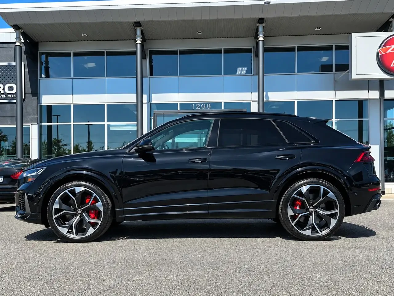 Audi RSQ8, снимка 2 - Автомобили и джипове - 56180593