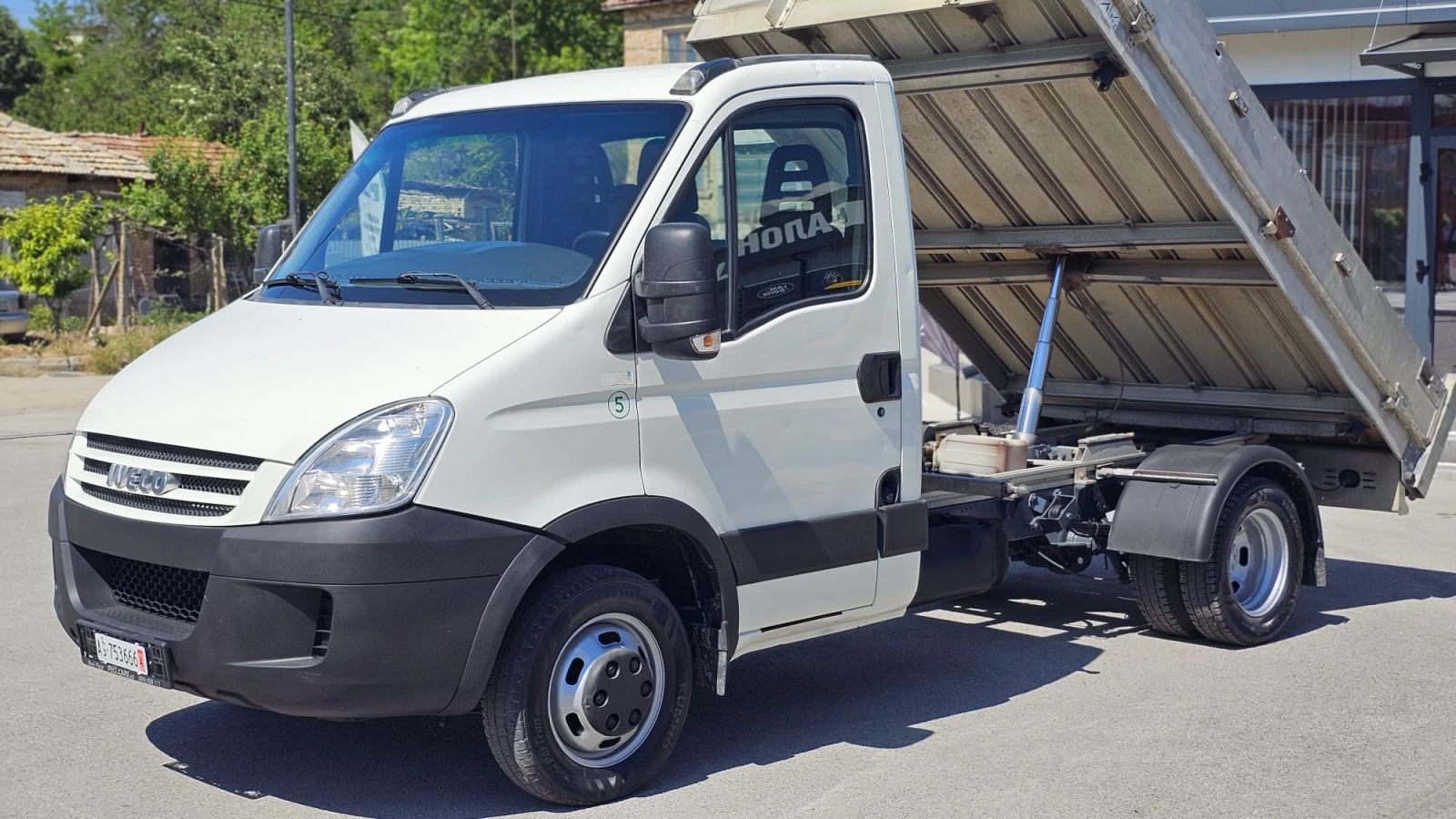 Iveco Daily 35C15 3.0D 6SP CH-СОБСТВЕН ХОД-ТРИСТРАНЕН-ЛИЗИНГ - изображение 3