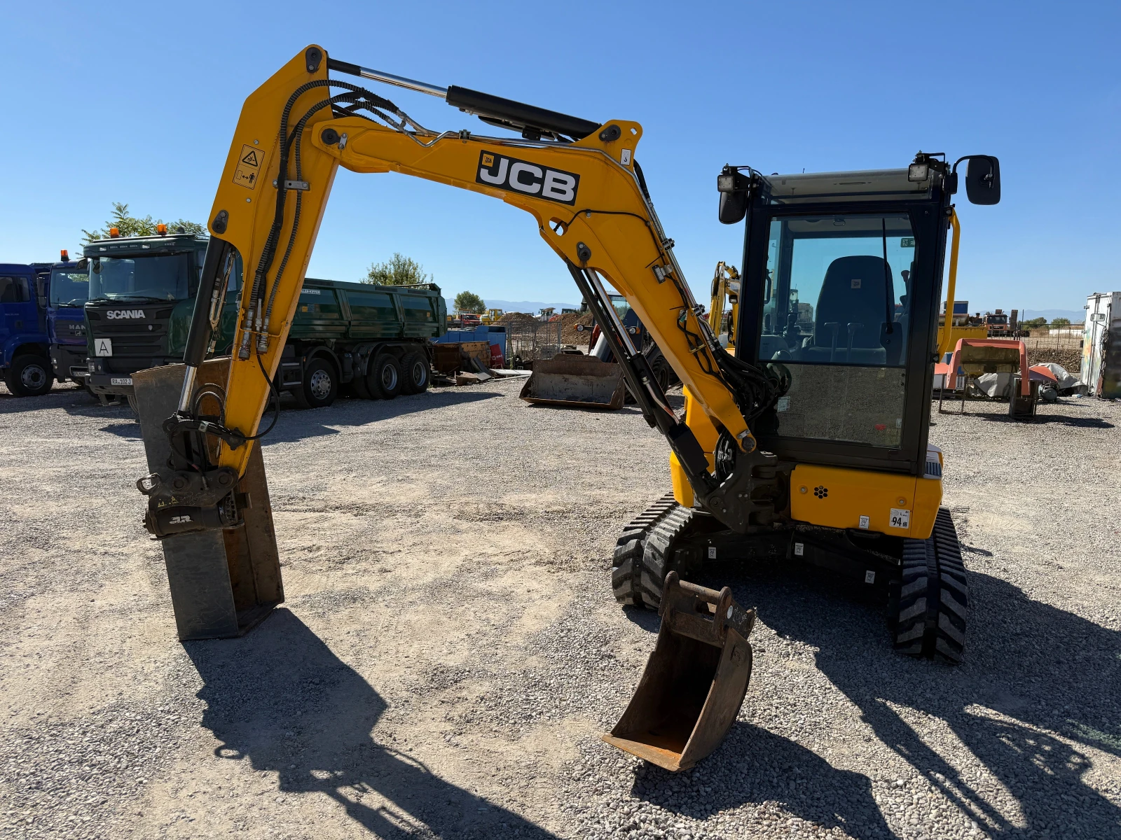 Багер JCB 35Z-1, снимка 17 - Индустриална техника - 56361317