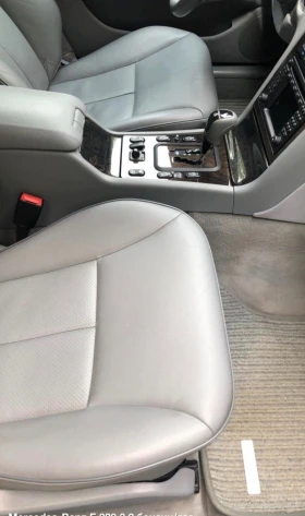 Mercedes-Benz E 320 4х4 седан, снимка 7