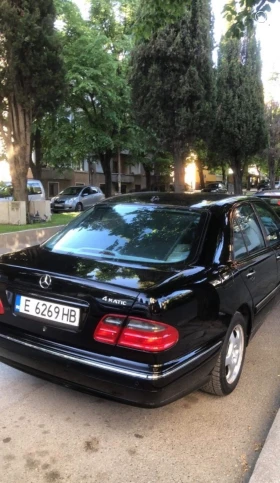 Mercedes-Benz E 320 4х4 седан, снимка 3
