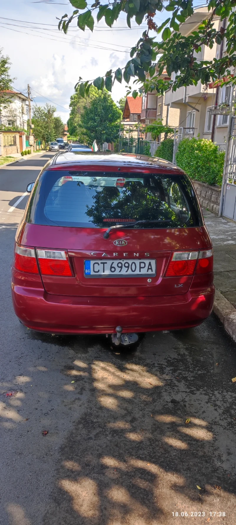 Kia Carens, снимка 2 - Автомобили и джипове - 47356153