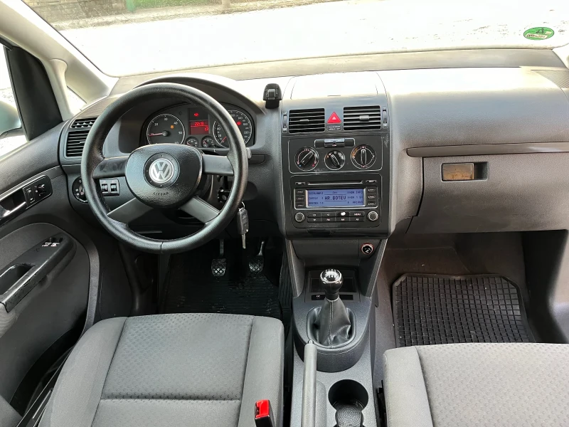 VW Touran 105к.с. 6ск. AC Теглич, снимка 9 - Автомобили и джипове - 47838245