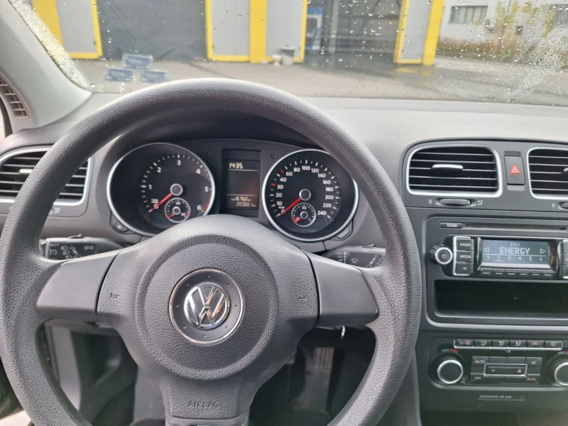 VW Golf, снимка 5 - Автомобили и джипове - 48070501