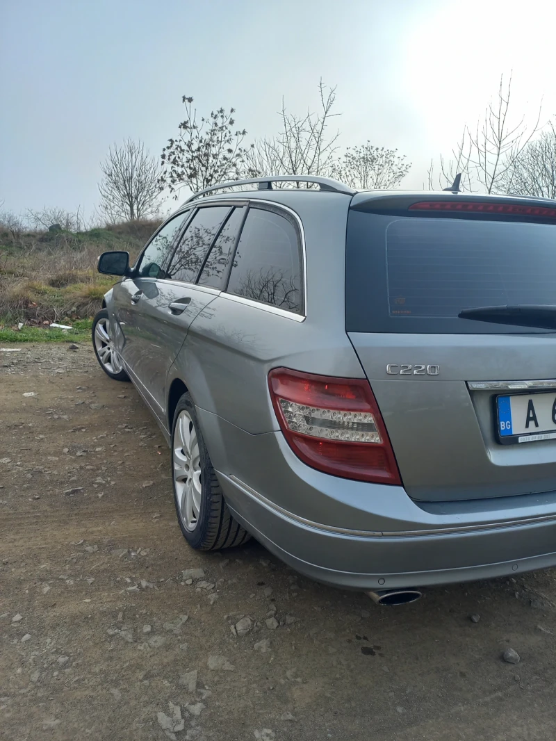 Mercedes-Benz C 220, снимка 3 - Автомобили и джипове - 48918638