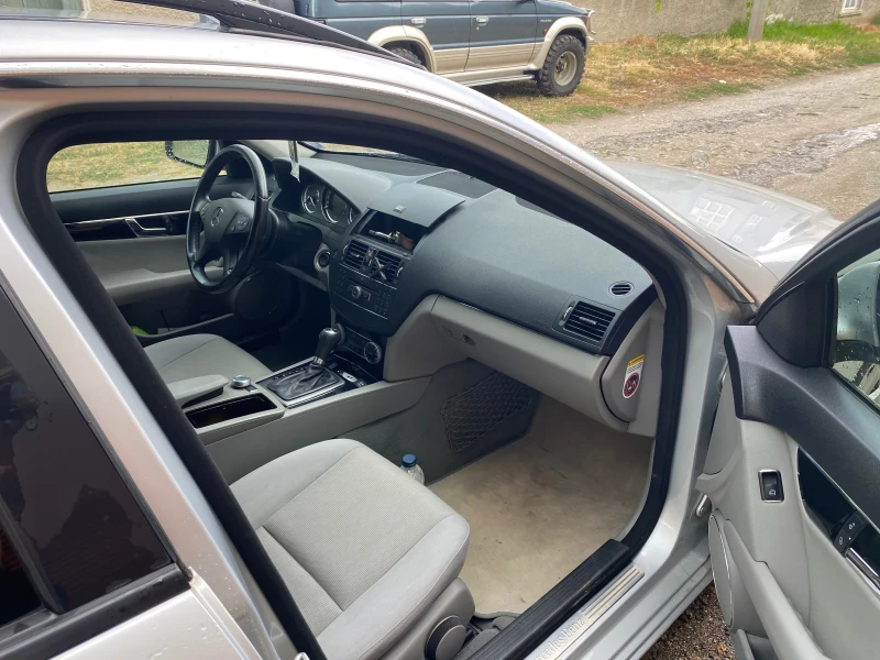 Mercedes-Benz C 220, снимка 5 - Автомобили и джипове - 52674036