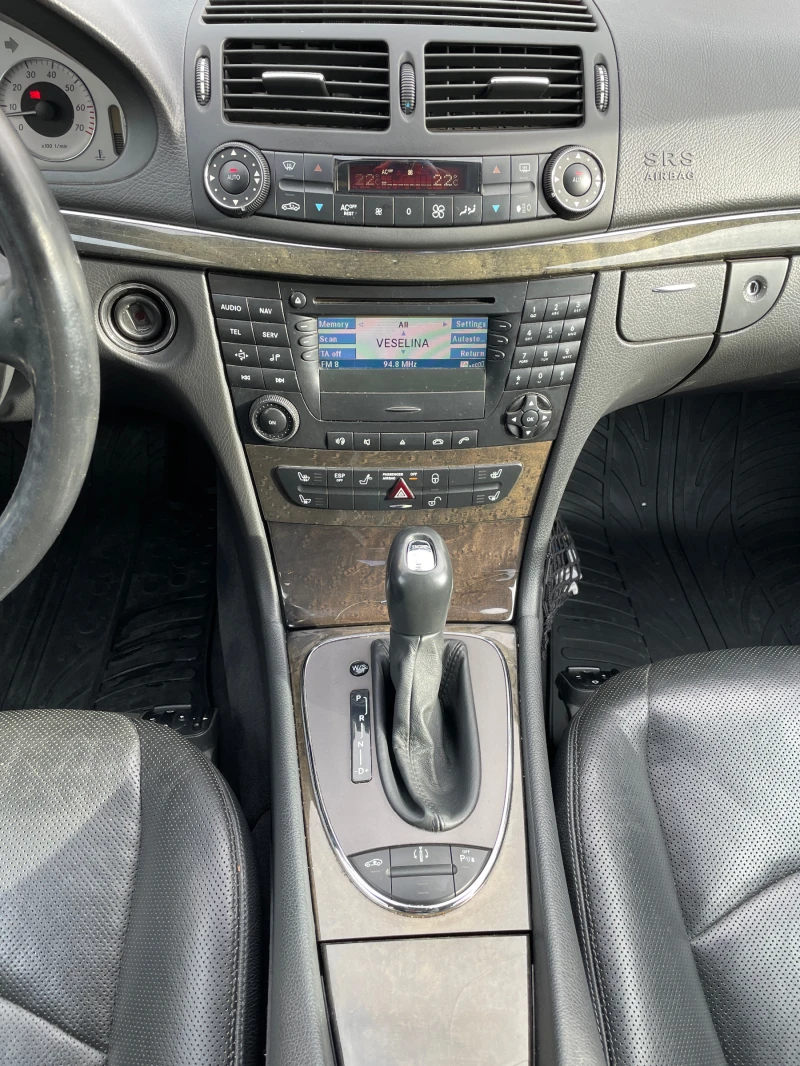Mercedes-Benz E 500 5000, снимка 16 - Автомобили и джипове - 52284005