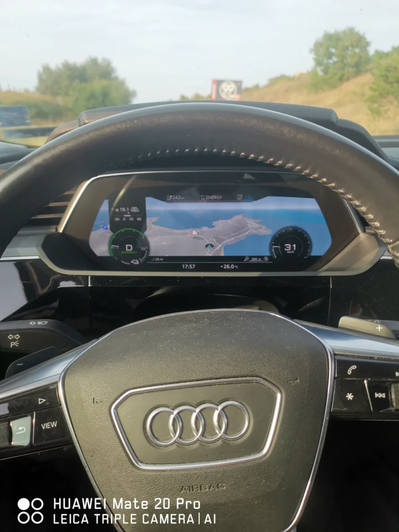 Audi E-Tron, снимка 9 - Автомобили и джипове - 52233102