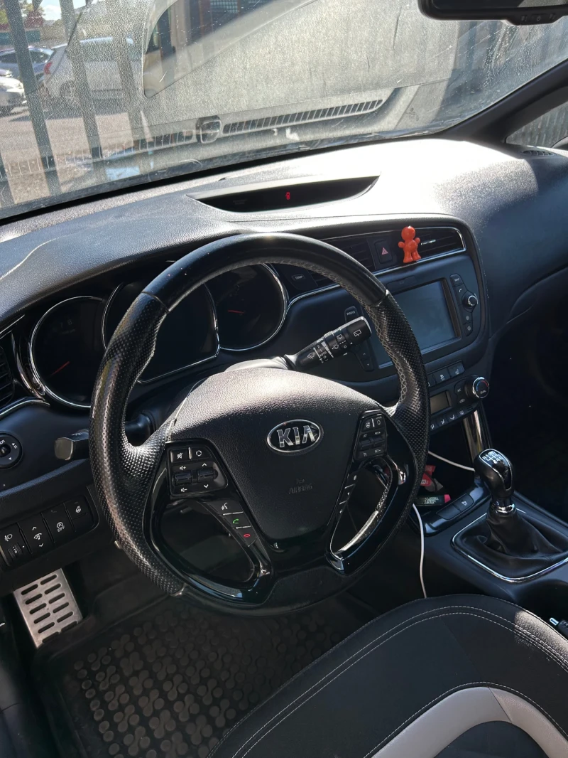 Kia Ceed 1.0, снимка 5 - Автомобили и джипове - 52427108