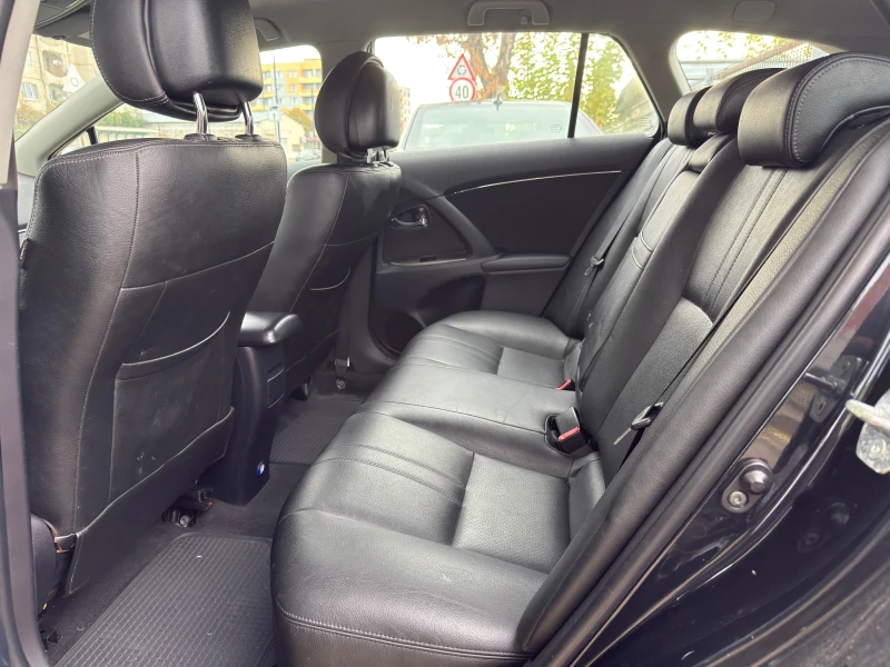 Toyota Avensis, снимка 9 - Автомобили и джипове - 52208823